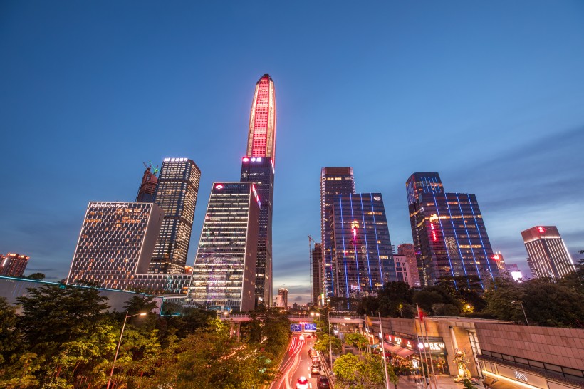 点击大图看下一张：美丽的广东深圳夜景图片