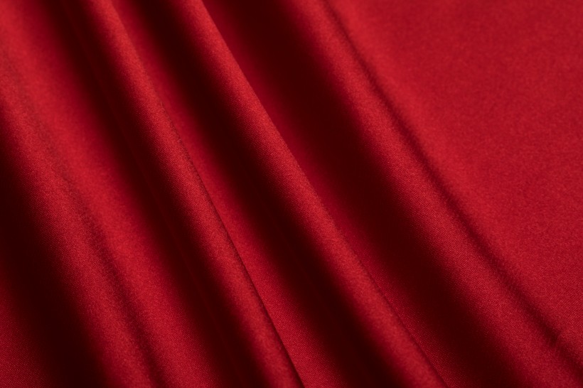点击大图看下一张：红色丝绸背景图片