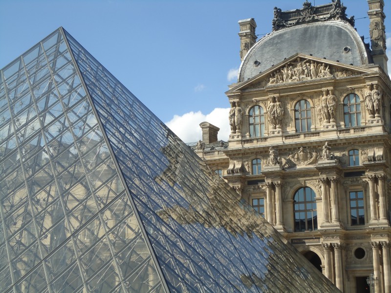 点击大图看下一张：巴黎罗浮宫图片