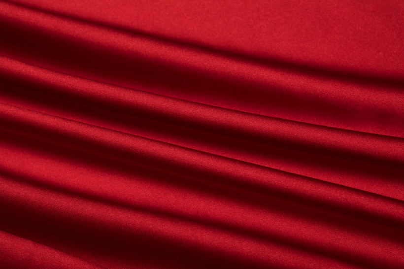 点击大图看下一张：红色丝绸背景图片