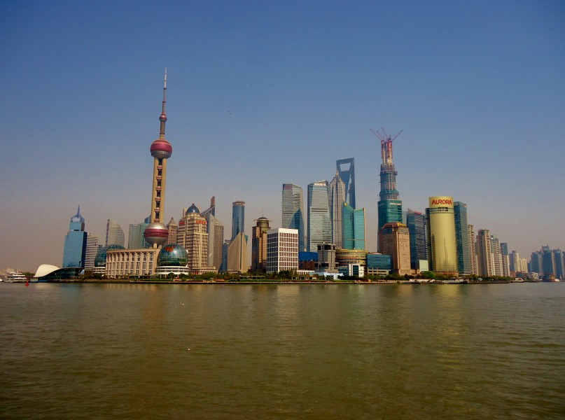 点击大图看下一张：上海东方明珠广播电视塔图片