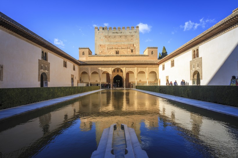 点击大图看下一张：西班牙阿尔罕布拉宫建筑风景图片
