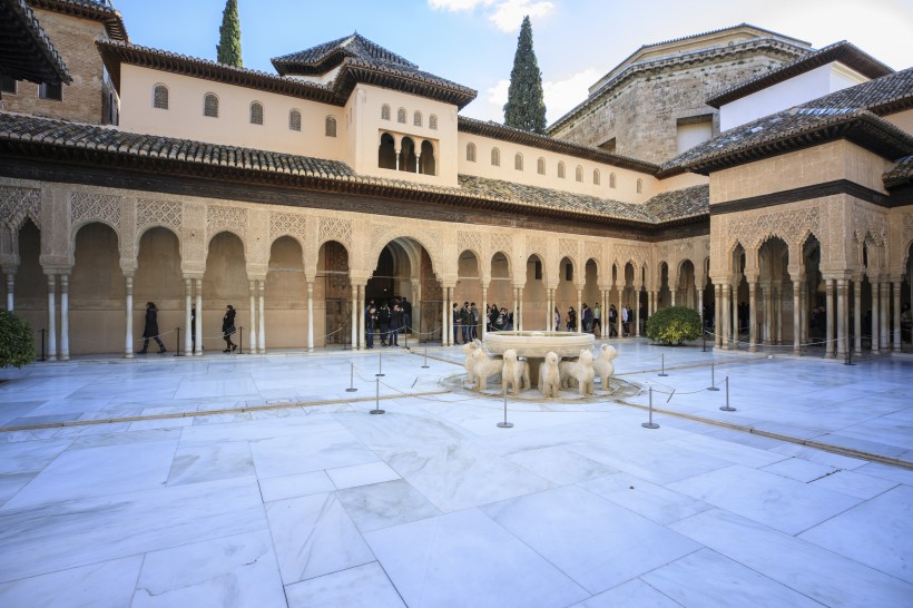 点击大图看下一张：西班牙阿尔罕布拉宫建筑风景图片