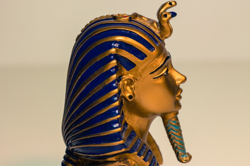 点击大图看下一张：埃及法老模型图片