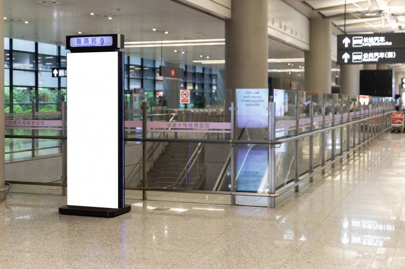 点击大图看下一张：机场空白广告牌海报图片