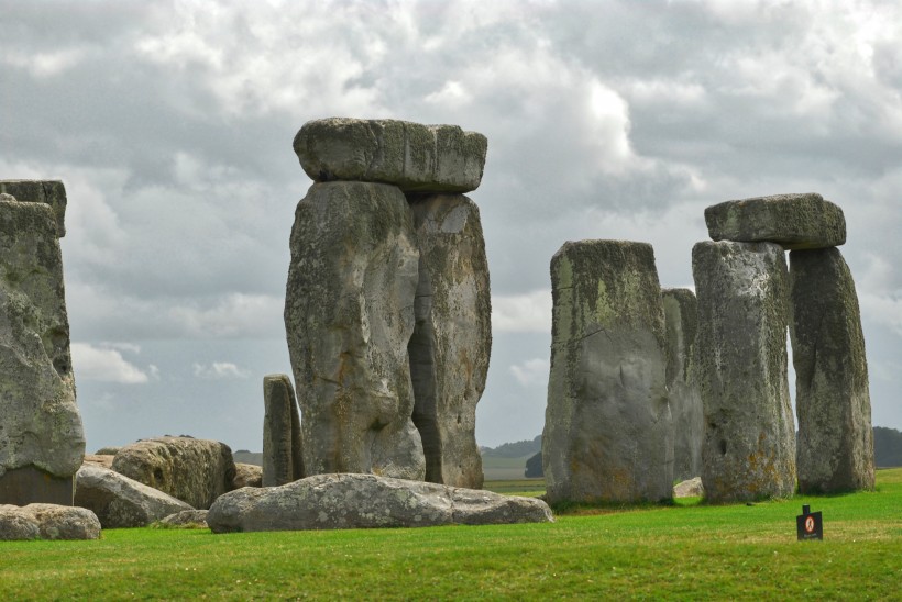 点击大图看下一张：英国巨石阵高清图片