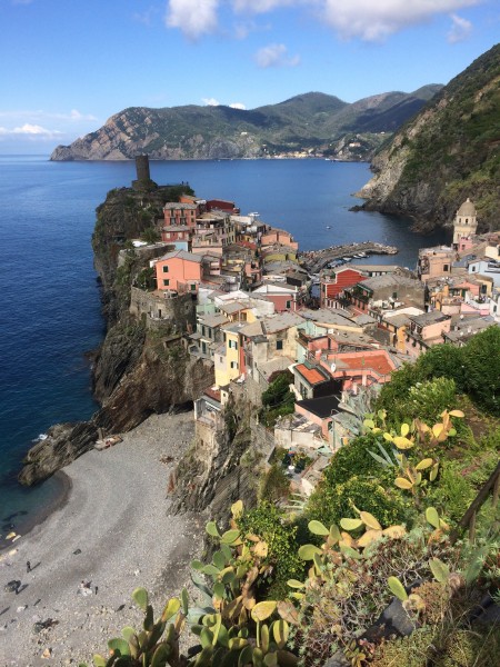 点击大图看下一张：意大利五渔村美丽风景图片