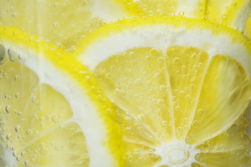 点击大图看下一张：夏日柠檬冰饮和柠檬图片