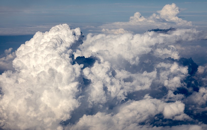 点击大图看下一张：蓝天白云自然风景图片