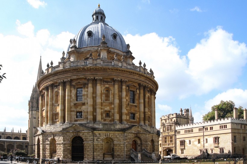 点击大图看下一张：英国牛津大学图片