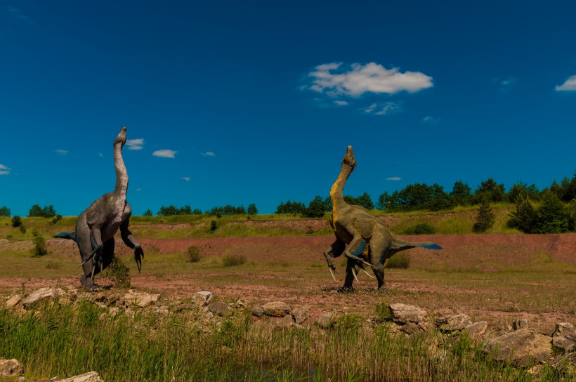 点击大图看下一张：白垩纪时期的恐龙模型图片
