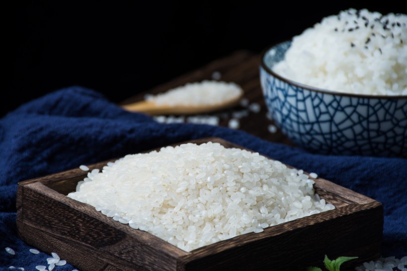 点击大图看下一张：珍珠大米和米饭图片