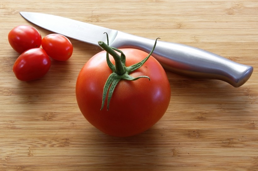 点击大图看下一张：新鲜美味的番茄图片
