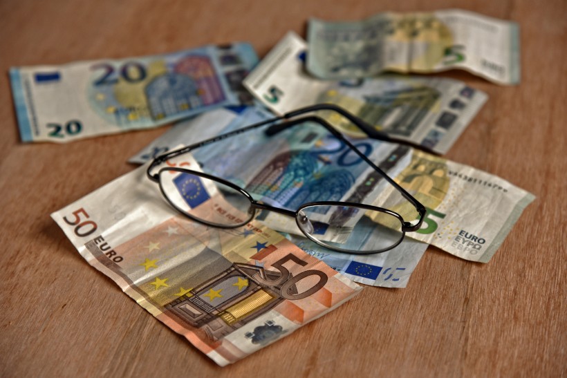 点击大图看下一张：欧元纸币图片