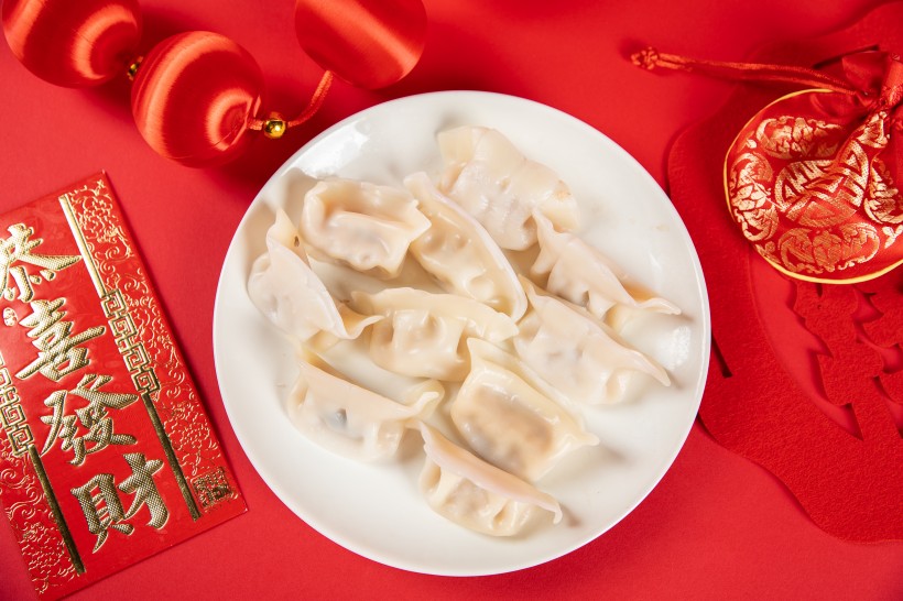 点击大图看下一张：过年春节的饺子图片