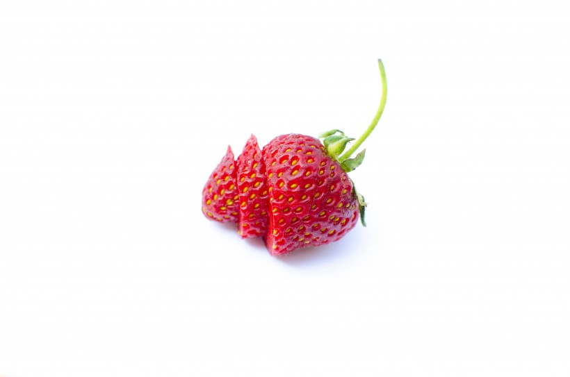 点击大图看下一张：鲜艳的草莓图片