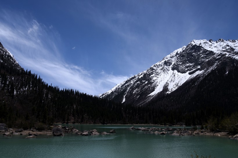 点击大图看下一张：美丽的西藏然乌湖风景图片