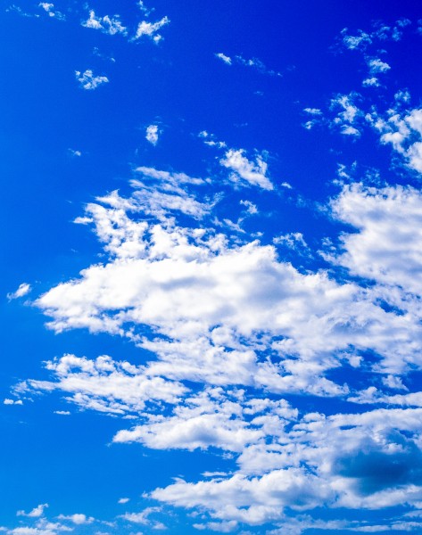 点击大图看下一张：蓝天白云素材图片