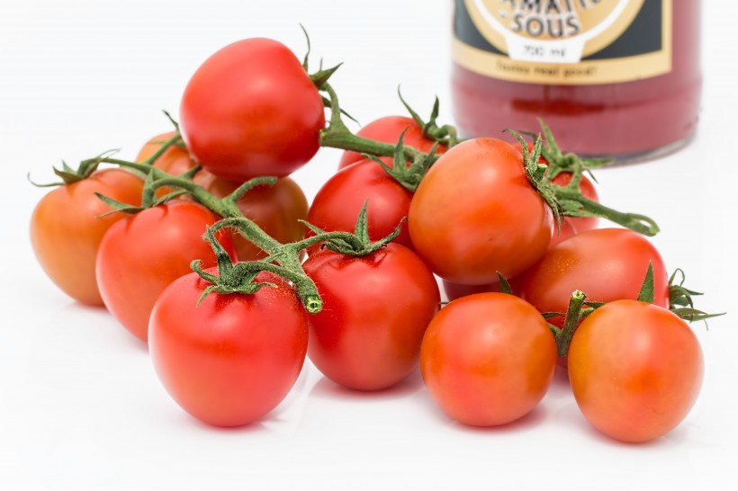点击大图看下一张：酸甜可口的新鲜西红柿图片