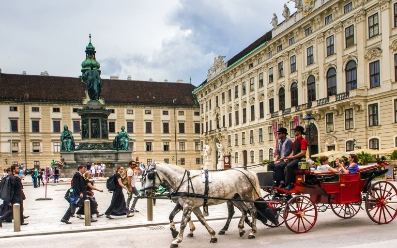 点击大图看下一张：音乐之都维也纳城市风景图片