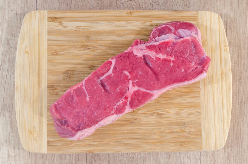 点击大图看下一张：鲜嫩的牛肉图片