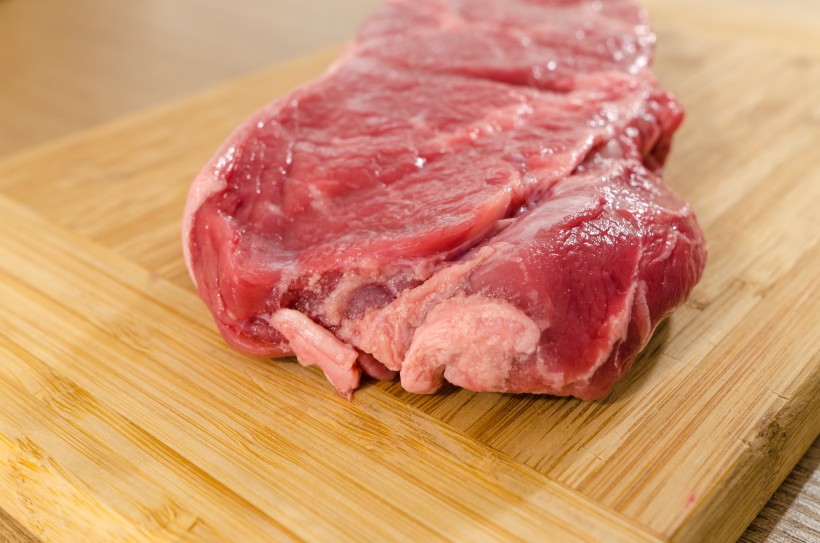点击大图看下一张：鲜嫩的牛肉图片