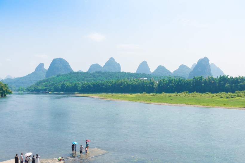 点击大图看下一张：广西桂林漓江自然风景图片