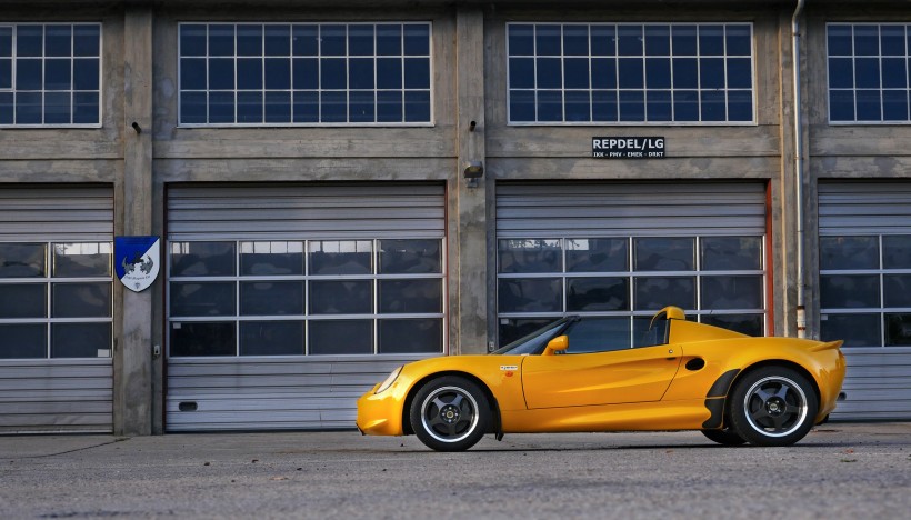 点击大图看下一张:复古的老爷车图片