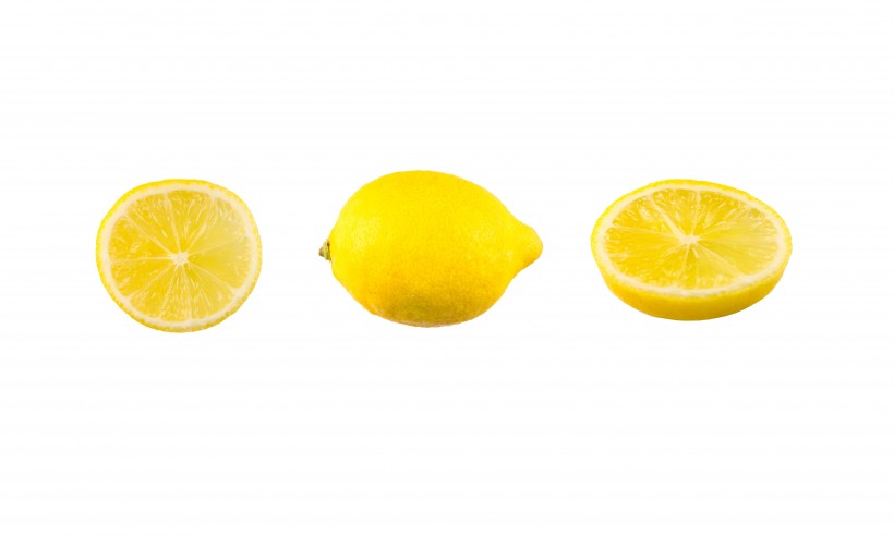 点击大图看下一张：切开的新鲜柠檬图片