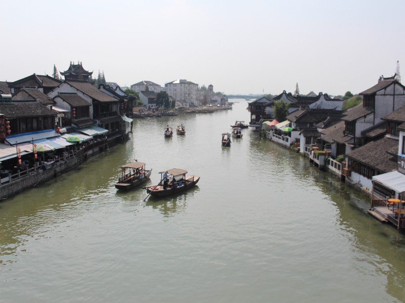 点击大图看下一张：上海朱家角古镇人文风景图片