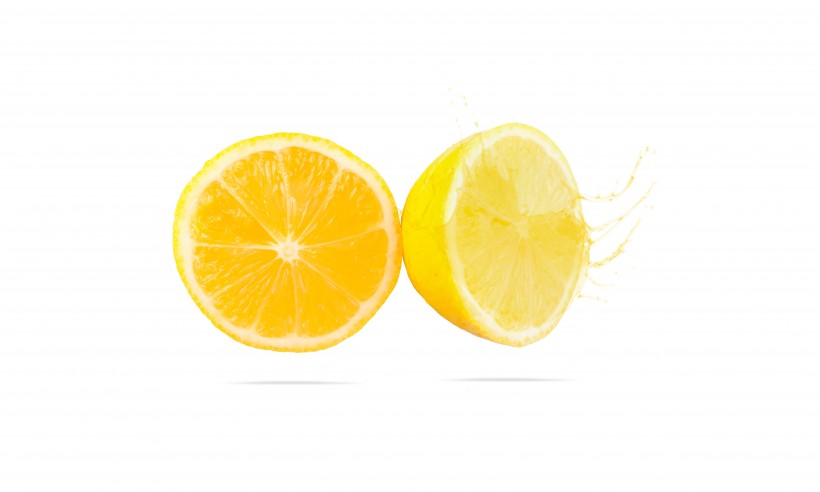 点击大图看下一张：切开的新鲜柠檬图片