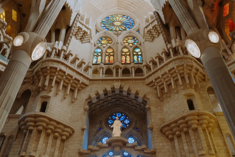 点击大图看下一张：西班牙巴塞罗那的教堂图片