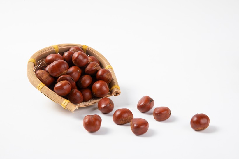 点击大图看下一张:美味的板栗图片