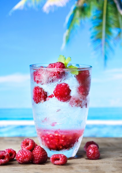 点击大图看下一张：夏日水果冰饮图片
