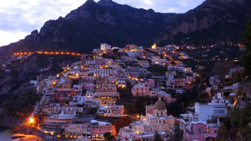 点击大图看下一张：意大利五渔村小镇风景图片