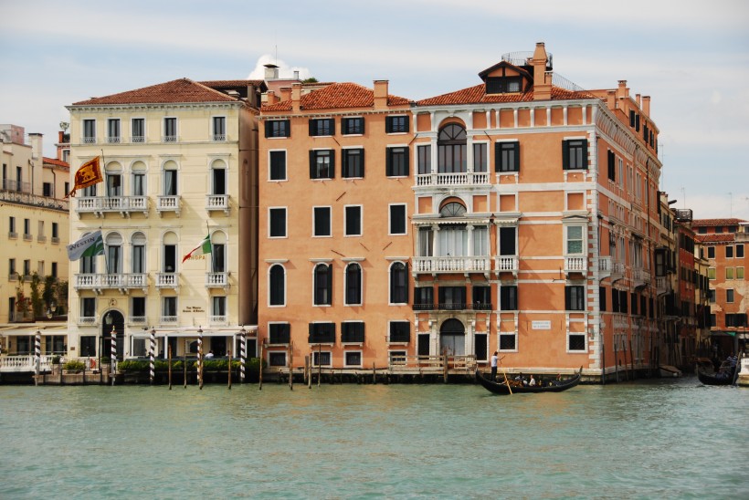 点击大图看下一张：意大利威尼斯水城图片