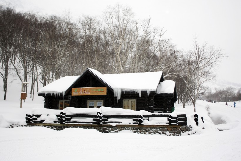 点击大图看下一张：吉林长白山冬季雪景图片