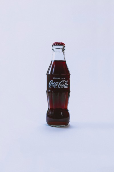 点击大图看下一张：瓶装可口可乐图片