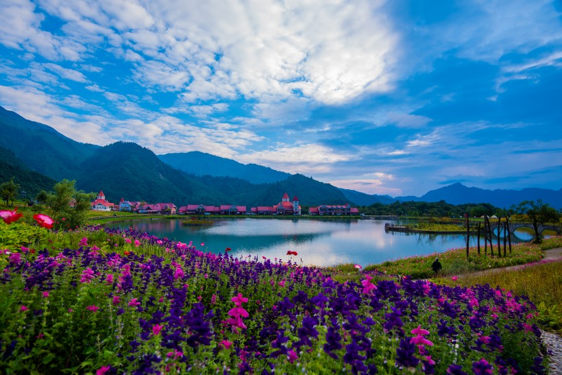 点击大图看下一张：四川西岭雪山自然风景图片