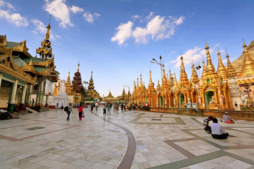 点击大图看下一张：缅甸瑞光大金塔建筑风景图片