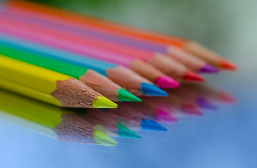 点击大图看下一张：色彩缤纷的彩色铅笔图片