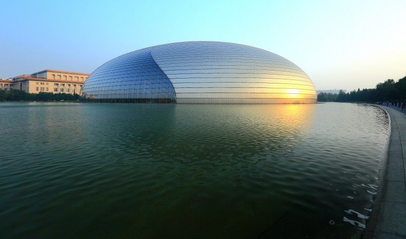 点击大图看下一张：中国国家大剧院图片