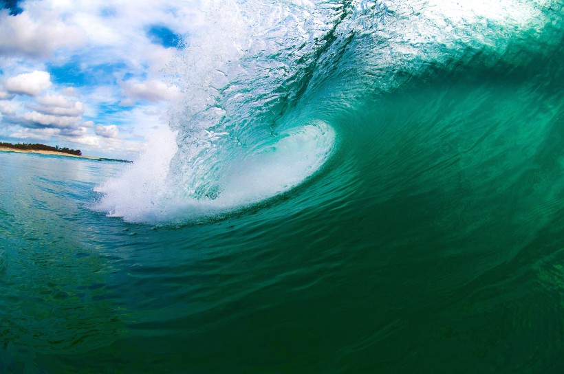 点击大图看下一张：波涛汹涌动人心魄的海浪图片