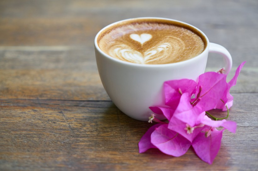 点击大图看下一张：香浓的咖啡拉花图片