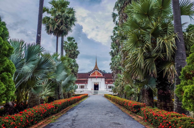 点击大图看下一张：老挝琅勃拉邦城市风景图片