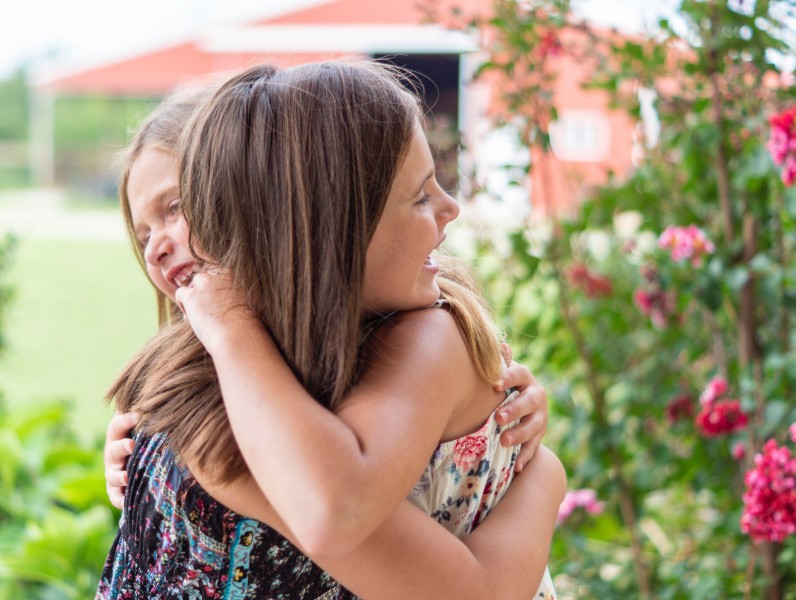 点击大图看下一张：活泼可爱的女孩图片