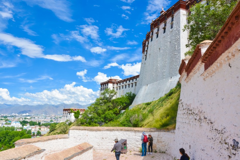 点击大图看下一张：西藏拉萨布达拉宫建筑风景图片