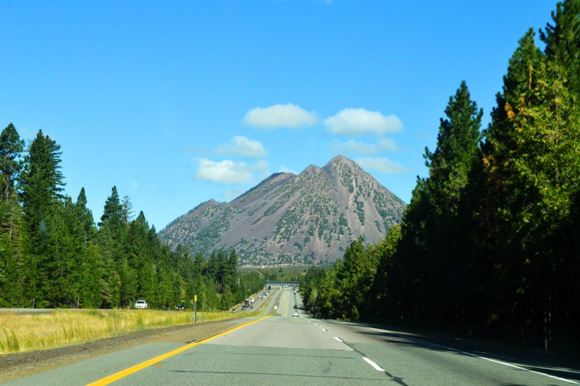 点击大图看下一张：美国西部国家公园风景图片