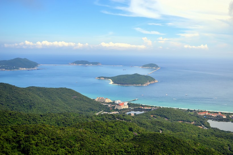 点击大图看下一张：海南三亚亚龙湾海滨风景图片