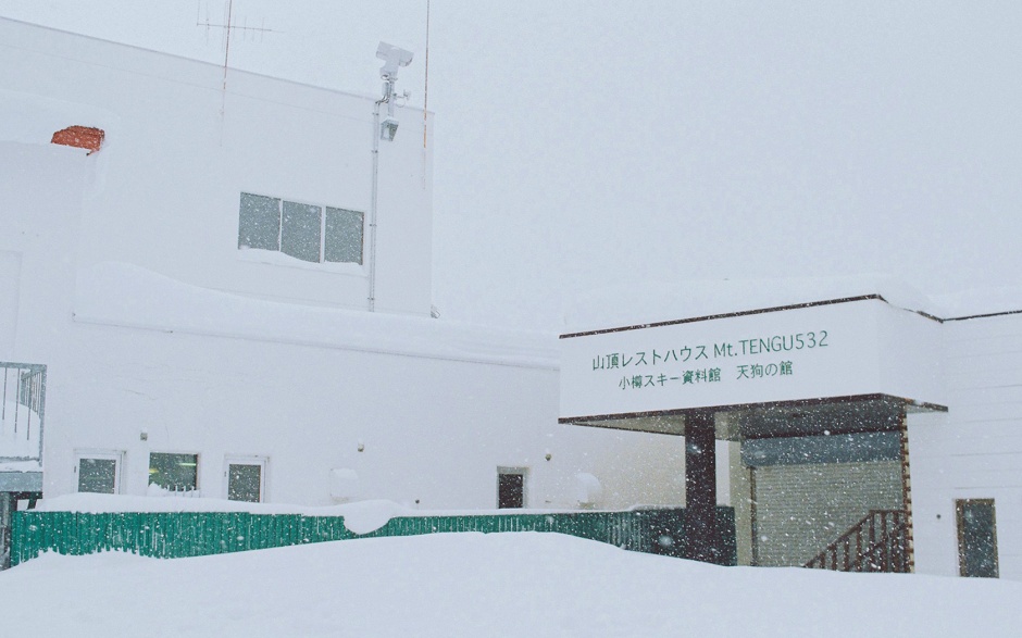 点击大图看下一张：日本北海道雪景精美壁纸